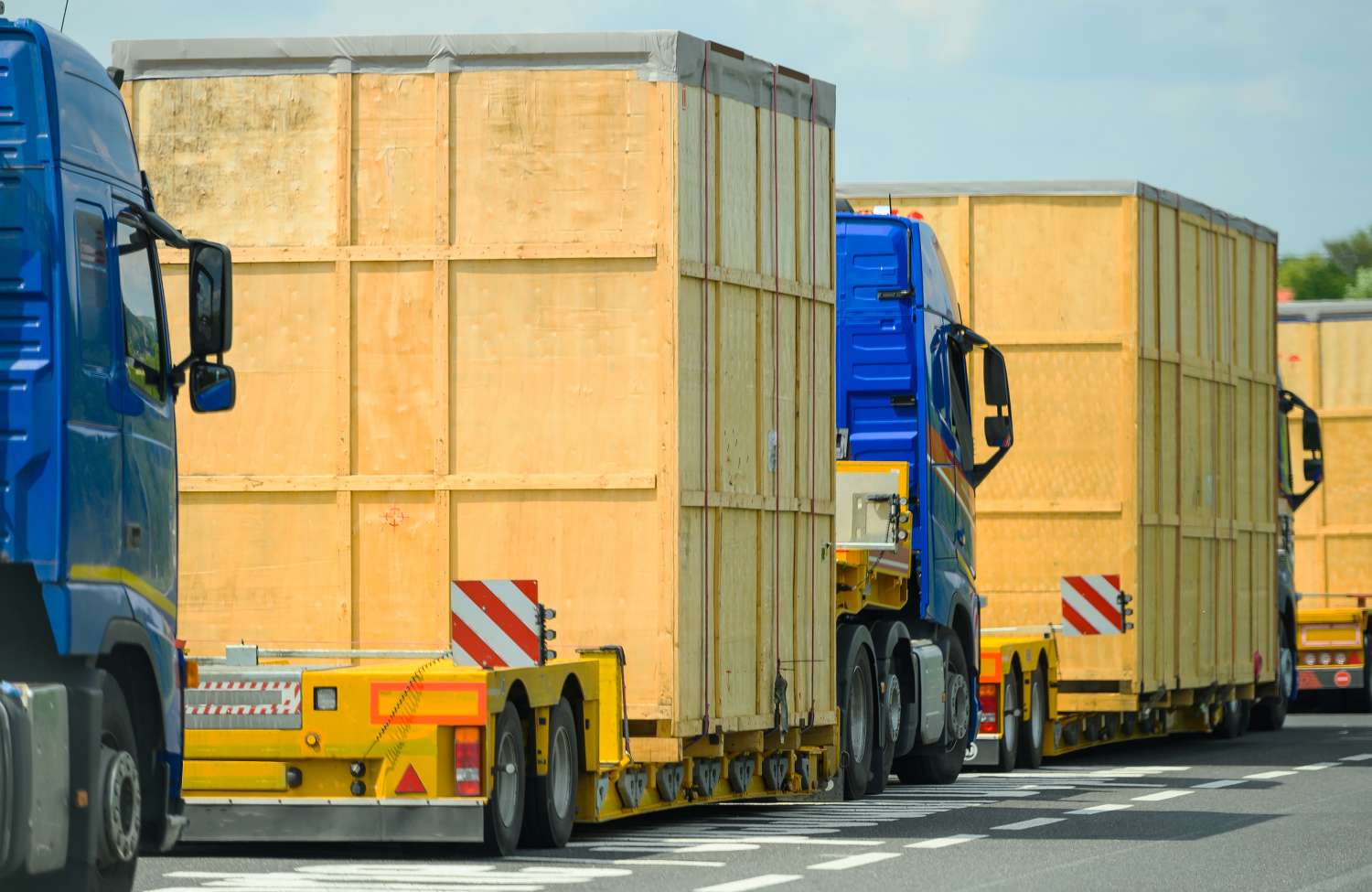 Digital data loggers for data-driven monitoring of project cargo